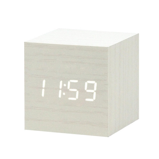 Scandinavische spraakgestuurde LED-wekker – USB-oplaadbaar, modern ontwerp met helder display