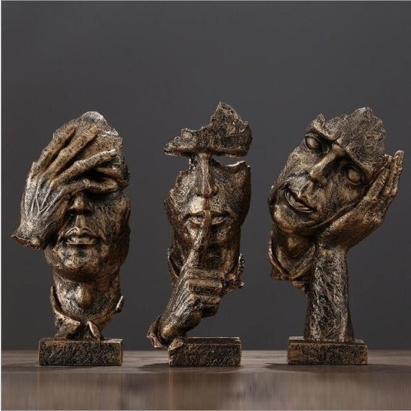 Sculpture des visages d'Odin