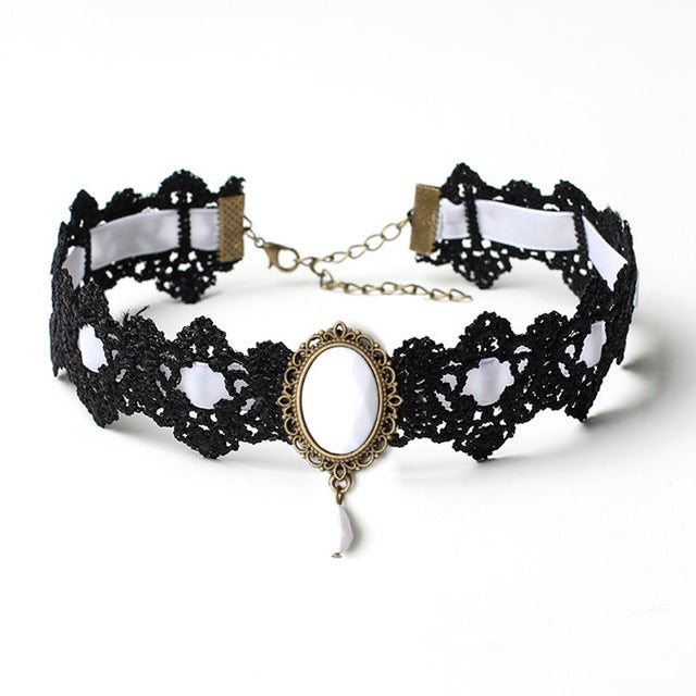 Goottilainen Lace Choker