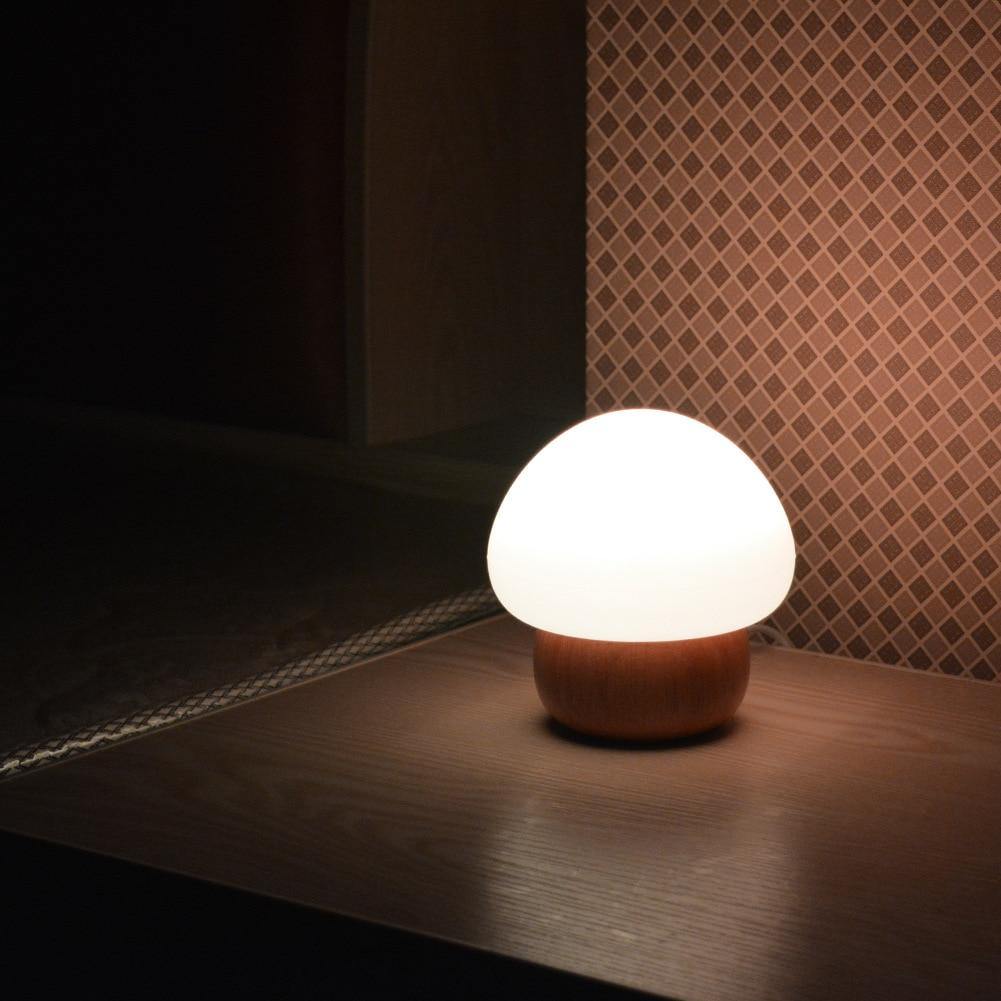 Lampe de nuit LED en bois en forme de champignon