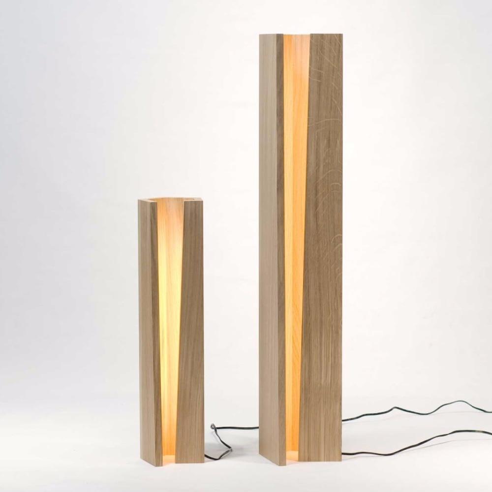 Moderne LED-Tischlampe aus Holz