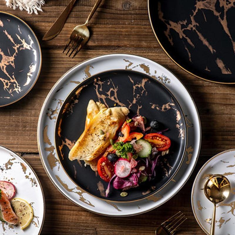 Assiette à dîner en marbre de luxe avec bords dorés