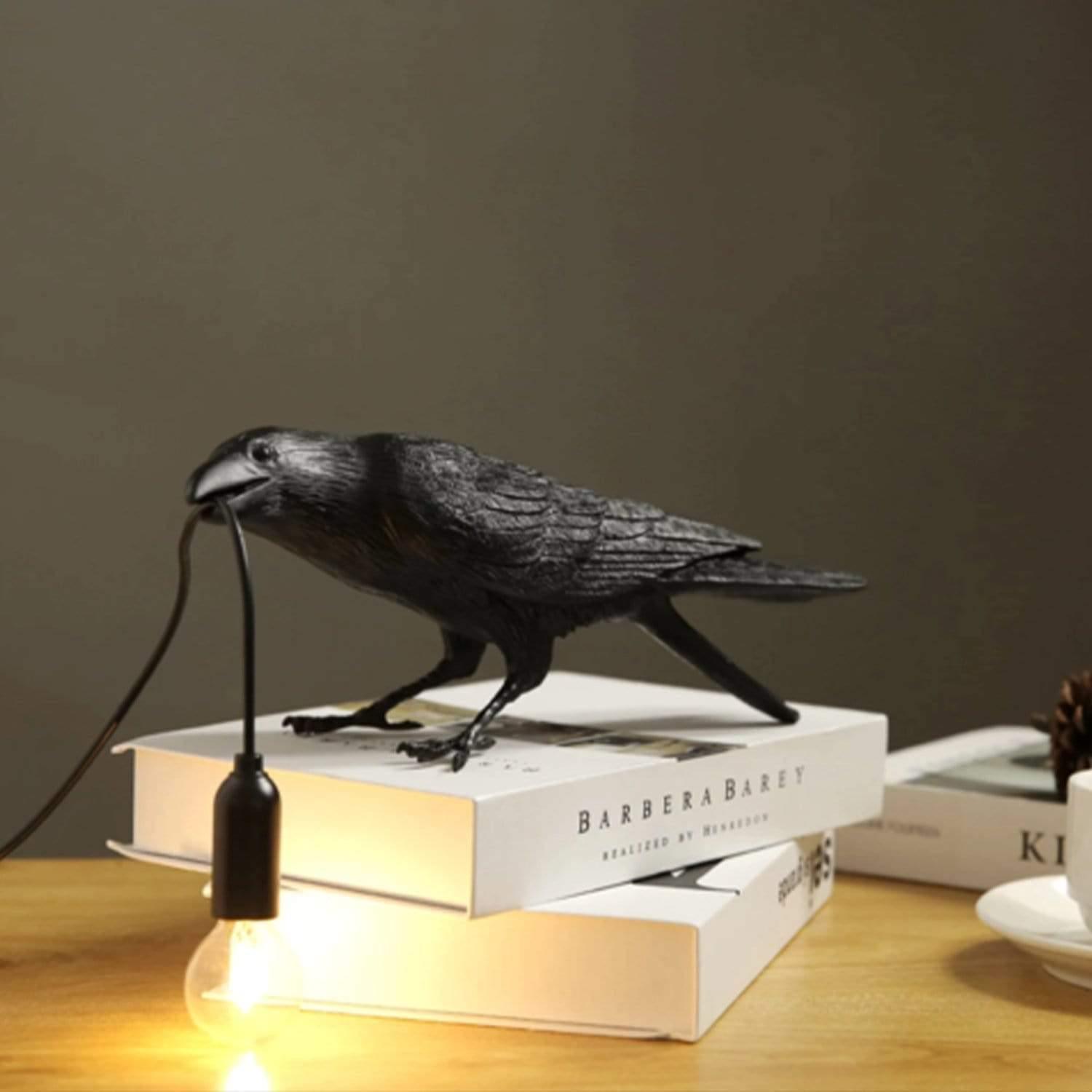 La lampe à oiseaux corbeaux