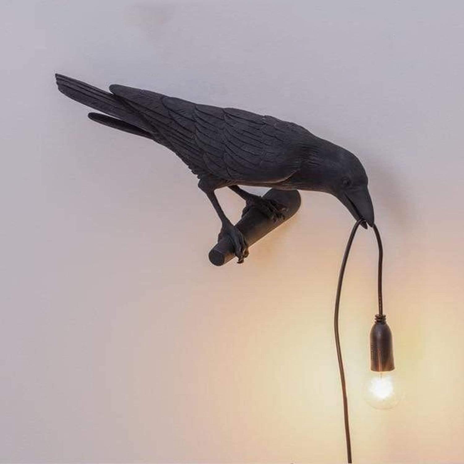 La lampe à oiseaux corbeaux