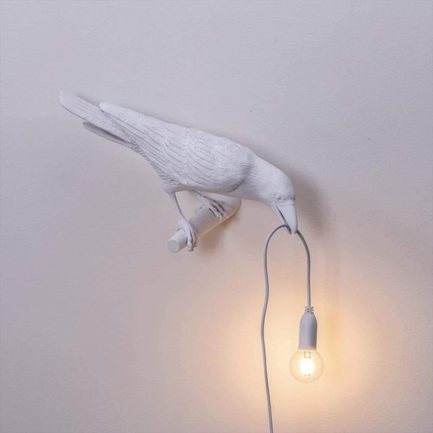 La lampe à oiseaux corbeaux