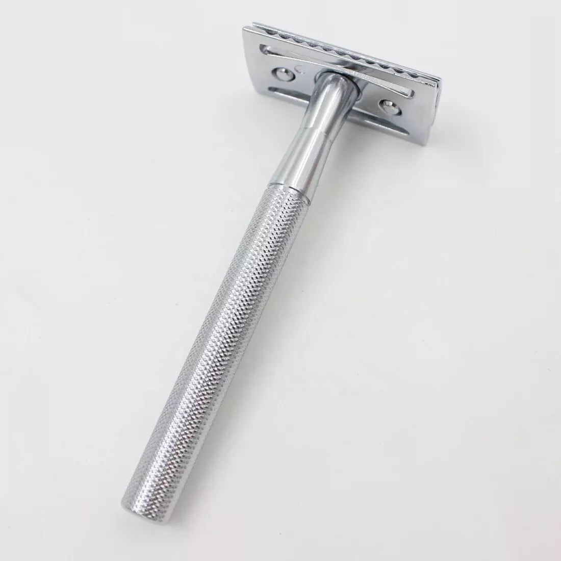 Razor in Brass: with 5 platinum-coated stainless steel double edged razor blades