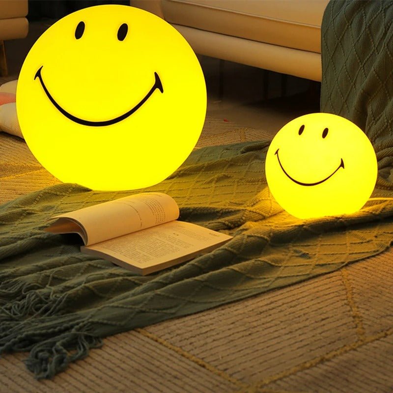 Smiley Night Light med genopladelig LED og Touch Switch