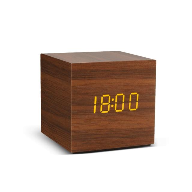 Reloj despertador LED minimalista con forma de árbol