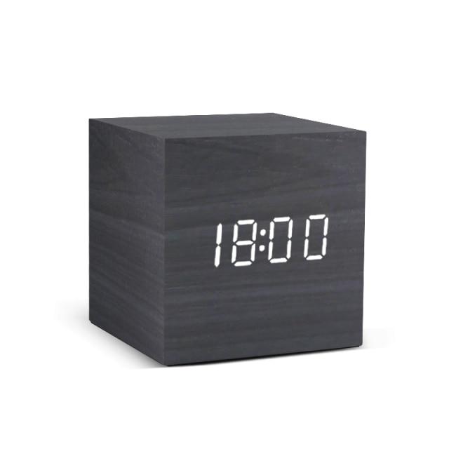 Reloj despertador LED minimalista con forma de árbol