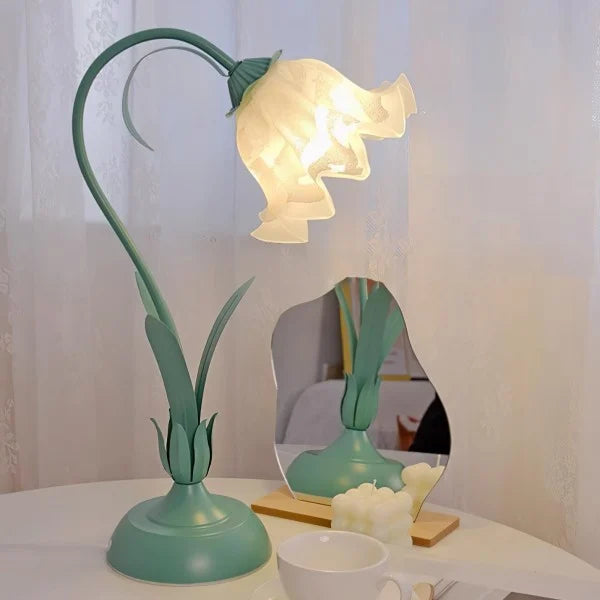 Lampada da tavolo vintage regolabile a forma di fiore