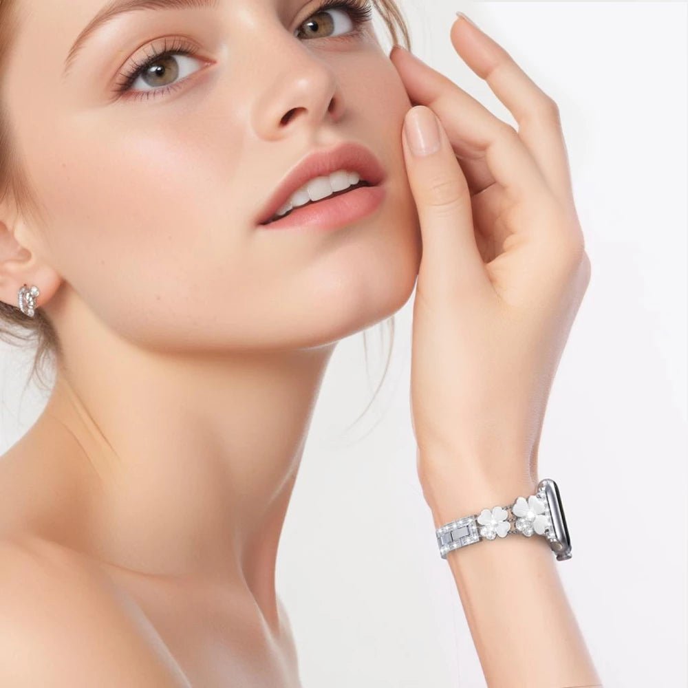 Bracelet Apple Watch en strass trèfle porte-bonheur pour femmes