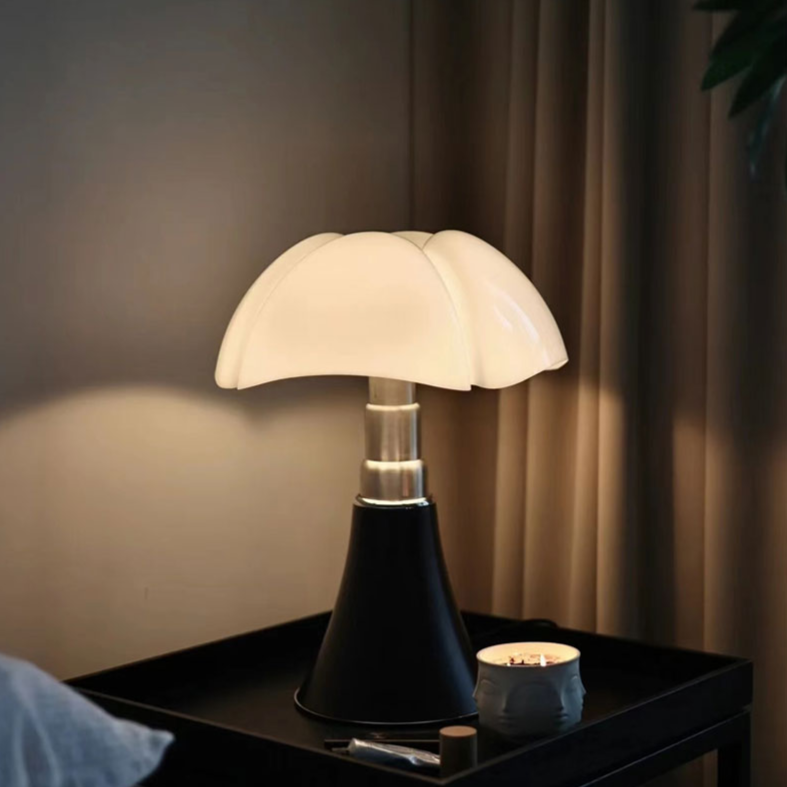 ClassicGlow – Lampe classique élégante